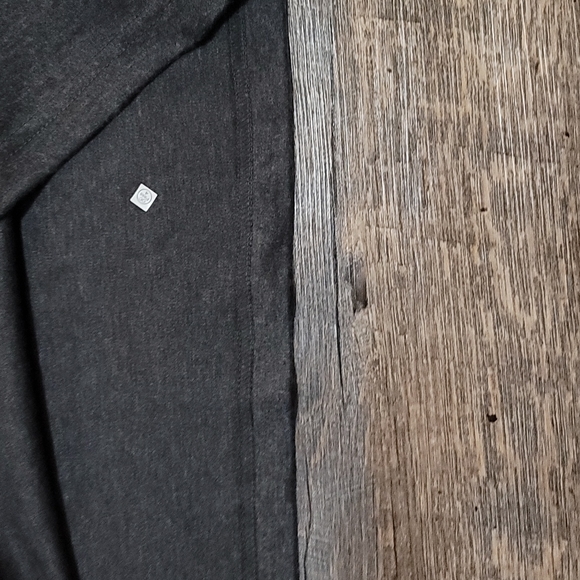 Brand NWT new woman design medium long sleeve turtleneck soft fabric dark Gray - Picture 7 of 8